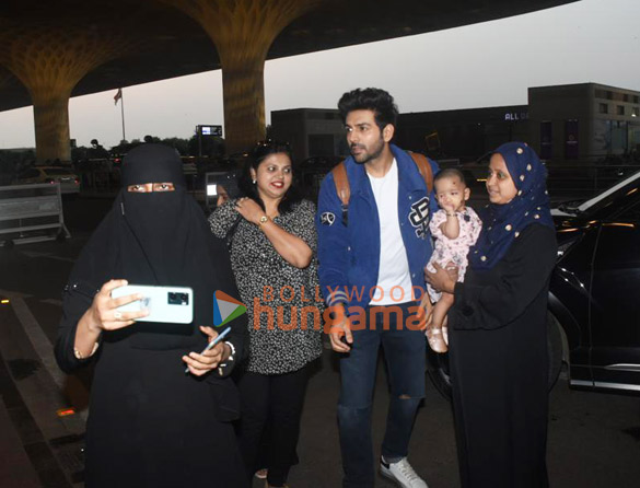 photos kartik aaryan snapped at the airport 2 3
