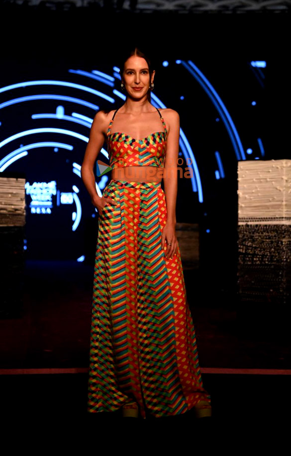 photos malaika arora rhea chakraborty and chitrangda singh and others turn showstoppers on day 3 of the lakme fashion week 2022 5 2