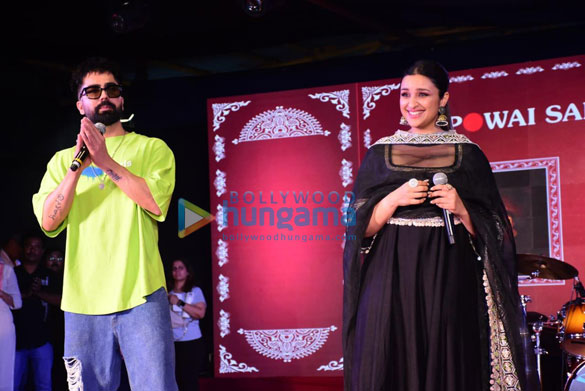 photos parineeti chopra snapped at a durga pandal 5