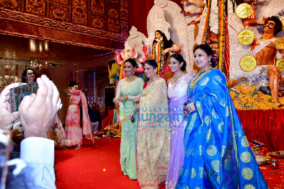 photos patralekha tanishaa mukerji tanuja and others snapped during durga puja at north bombay sarbojanin 5