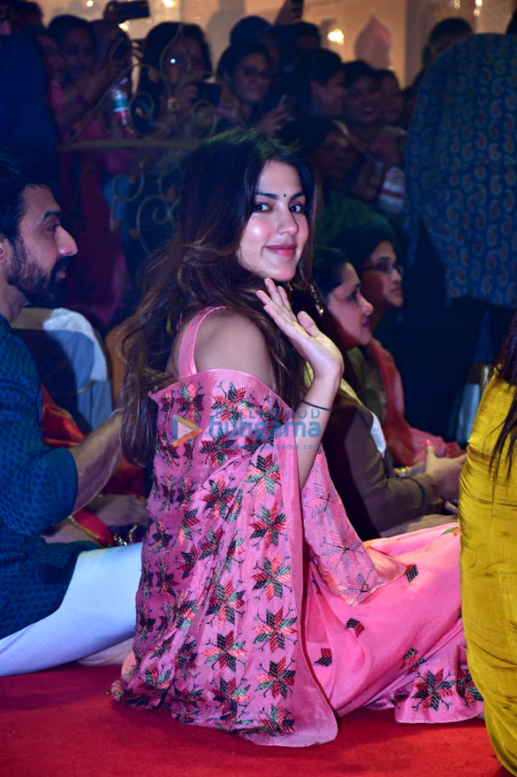 photos patralekha tanishaa mukerji tanuja and others snapped during durga puja at north bombay sarbojanin 9