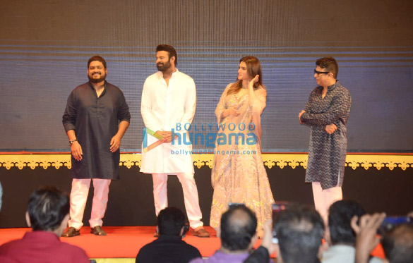 photos prabhas kriti sanon om raut and bhushan kumar attend the teaser launch of their film adipurush in ayodhya 3