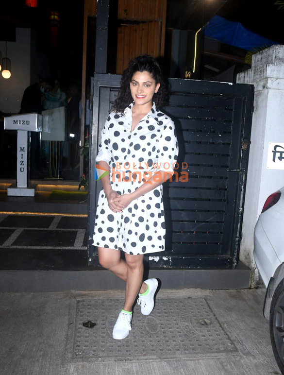 photos saiyami kher snapped at mizu 1