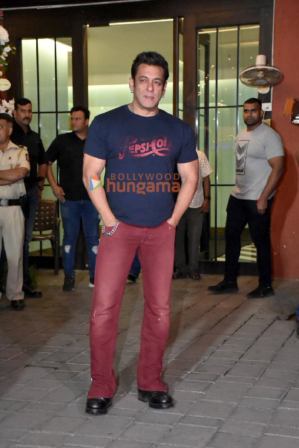 photos salman khan kangana ranaut arbaaz khan and attend aayush sharmas birthday party in bandra 19