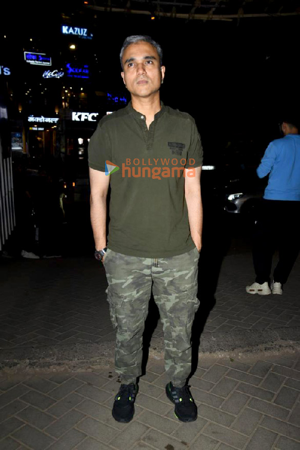 photos sonakshi sinha huma qureshi zaheer iqbal and others snapped in bandra 6