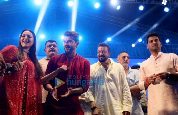 photos sonakshi sinha zaheer iqbal and sanjay dutt snapped at navratri celebrations in mumbai 6