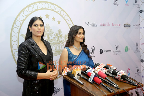 photos sonali kulkarni graces the grand finale of diadem miss mrs maharashtra pageant 2022 1