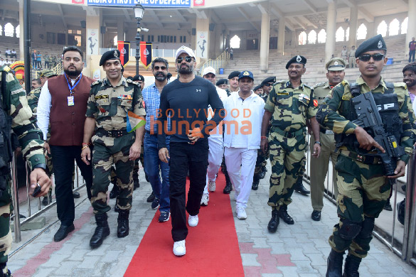 Photos: Suniel Shetty snapped during the BSF Marathon 2022 at JCP Attari Photos: Suniel Shetty snapped during the BSF Marathon 2022 at JCP Attari