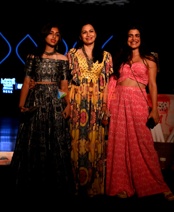 photos tara sutaria genelia dsouza aditi rao hydari and others turn showstoppers on day 4 of the lakme fashion week 2022 2