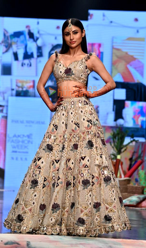 photos tara sutaria genelia dsouza aditi rao hydari and others turn showstoppers on day 4 of the lakme fashion week 2022 5