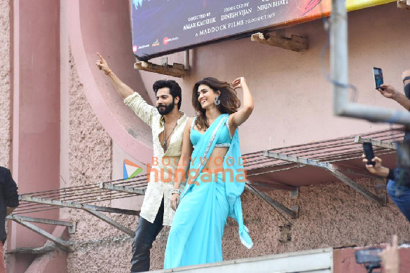 photos varun dhawan kriti sanon and the team of bhediya attend the audio launch of thumkeshwari 9