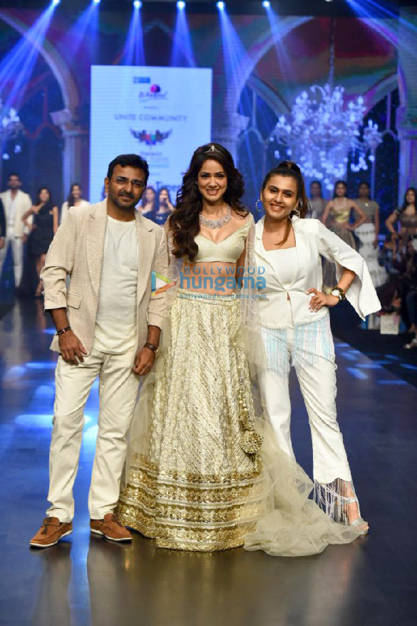 photos vidya malvade and tulsi kumar walk the ramp at the bombay times fashion week 2022 1