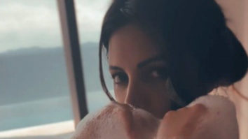 Shama Sikandar enjoys a luxurious bubble bath