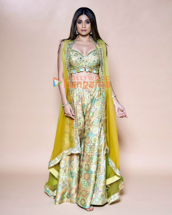 shamita shetty 2 12