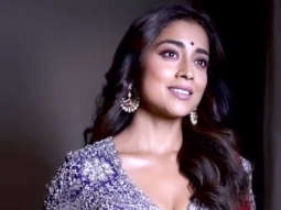 Shriya Saran looks beautiful as she dresses up traditionally for Diwali