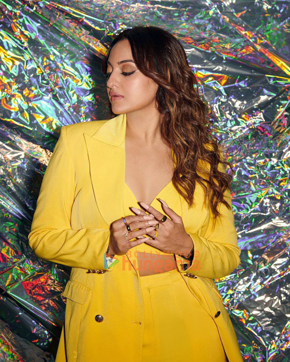 sonakshi sinha 4 52