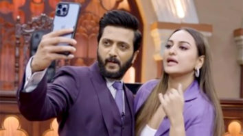 Sonakshi Sinha and Riteish Deshmukh struggle for the perfect selfie