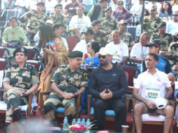 Suniel Shetty recites Border dialogue as he flags off BSF marathon 2022 at JCP Attari, see photos