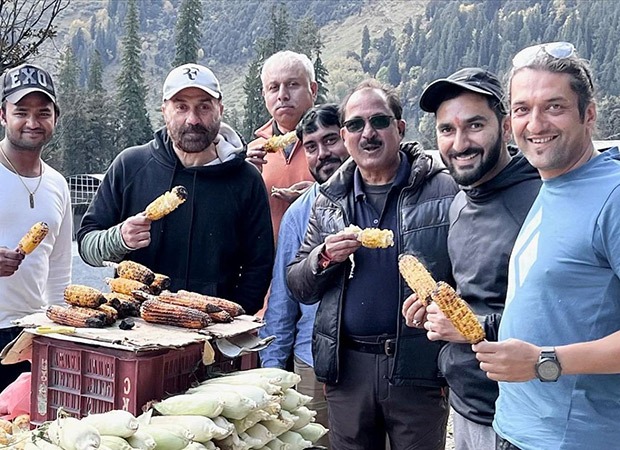 Sunny Deol takes out his ‘gang’ for birthday ‘bhutta’ treat