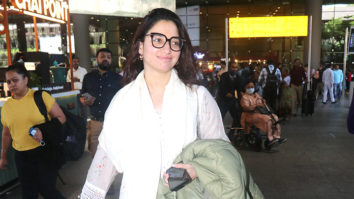 Tamannaah Bhatia shows off her natural look in simple salwar
