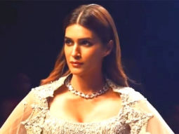 The elegant and lovely Kriti Sanon walks the ramp for Lakme Fashion Week