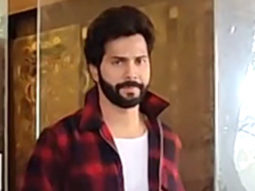 Varun Dhawan flashes his cute smile for paps
