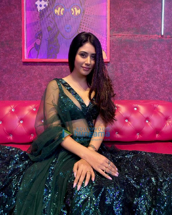 warina hussain 2 21