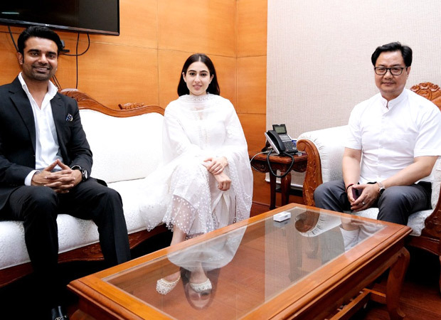 Sara Ali Khan Joins The ‘no Shame Movement With Ias Officer Turned Actor Abhishek Singh Visits 3273