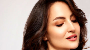 Celeb Photos Of Elli AvrRam