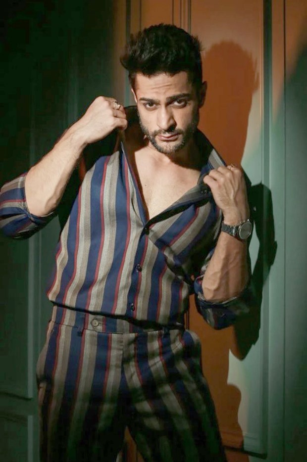 Fashion Face off: Shalin Bhanot or Shahid Kapoor who wore striped co-ord set better? Fashion Face off: Shalin Bhanot or Shahid Kapoor who wore striped co-ord set better?