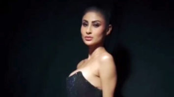 Mouni Roy looks elegant as she flaunts her perfect curves