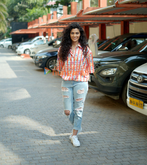 photos abhishek bachchan and saiyami kher snapped promoting amazon prime videos web series breathe into the shadows season 2 4