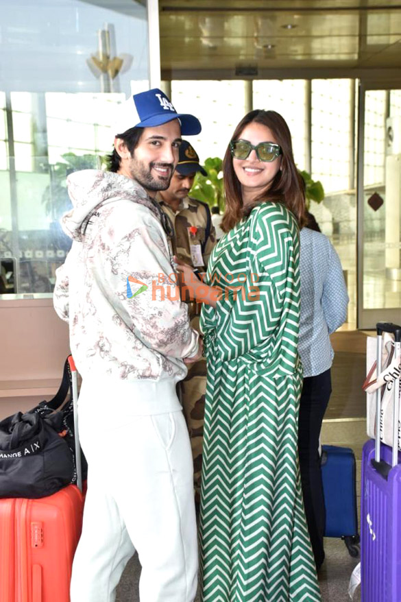 photos aditya seal anushka ranjan rakhi sawant and dj snake snapped at the airport 1