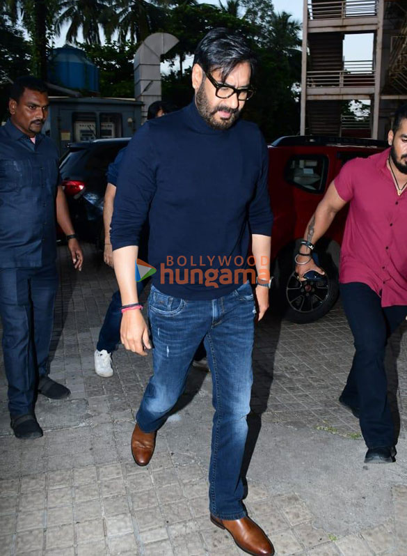 photos ajay devgn snapped at pvr juhu 1 2