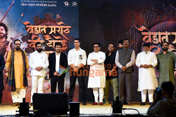 photos akshay kumar raj thackeray eknath shinde and mahesh manjrekar attend the announcement of the film veer daudale saat 3