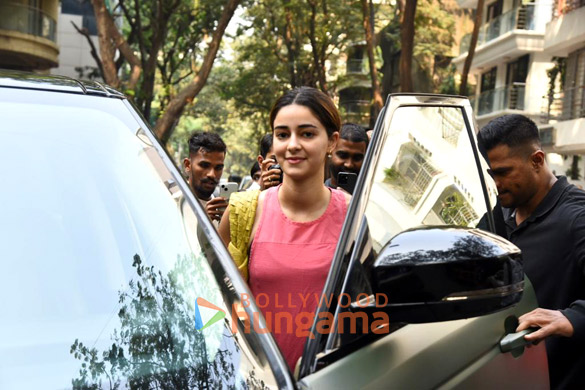 Photos: Ananya Panday spotted at Anshuka Yoga in Bandra Photos: Ananya Panday spotted at Anshuka Yoga in Bandra