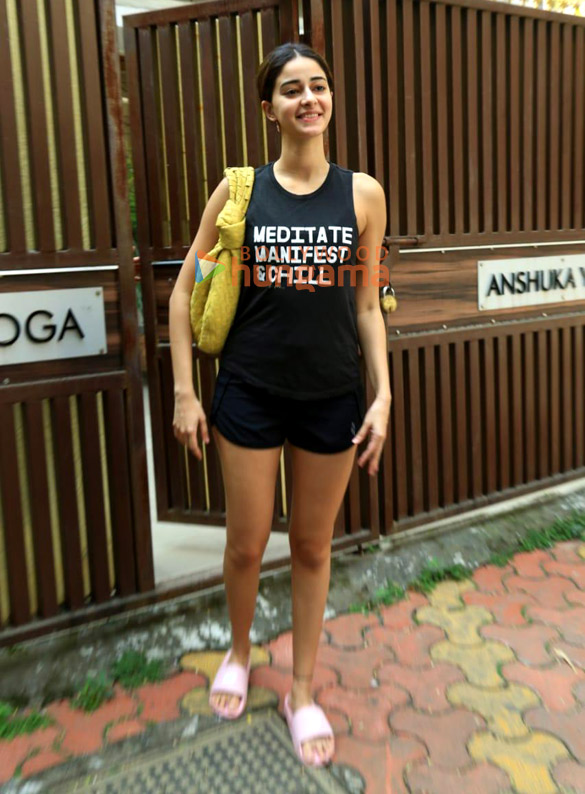 photos ananya panday spotted outside yoga class in bandra 4