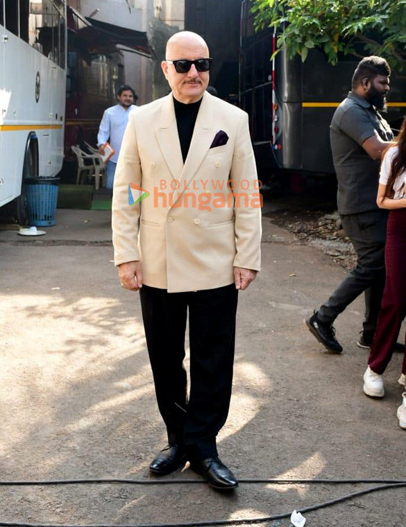 photos anupam kher boman irani neena gupta snapped during uunchai promotions on the sets of indian idol 1
