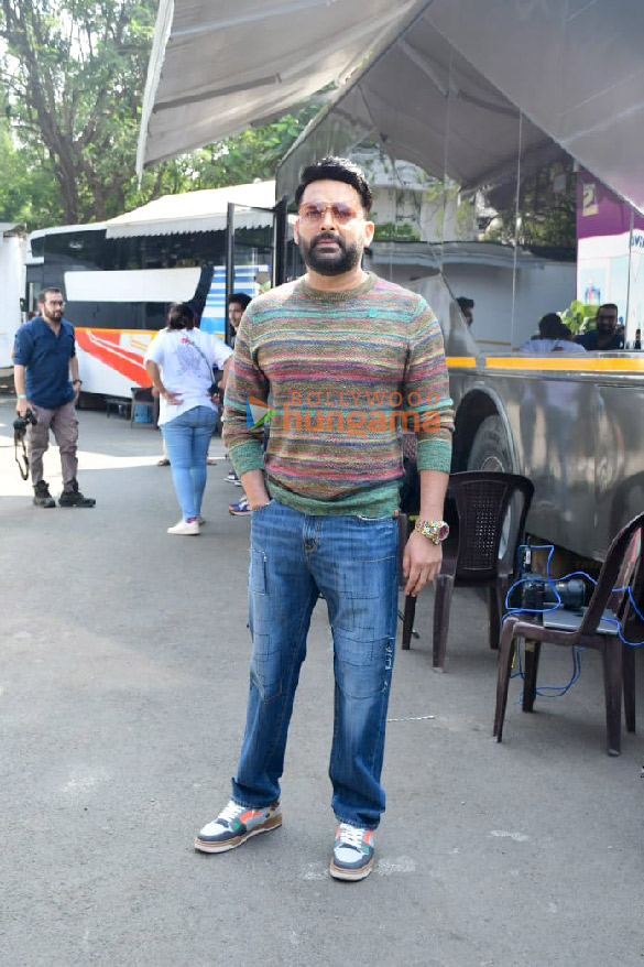 photos ayushmann khurrana jaideep ahlawat nora fatehi and kapil sharma snapped on the sets of the kapil sharma show promoting an action hero 3
