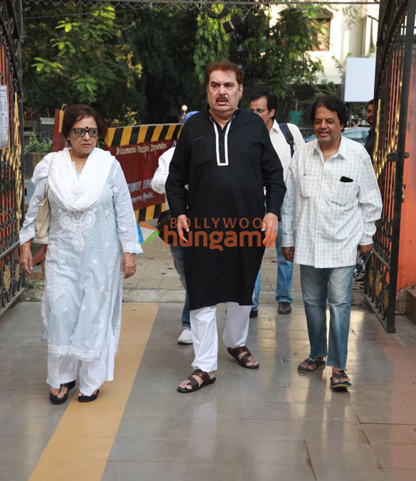 photos celebs attend the prayer meet of the late actor tabassum govil 1