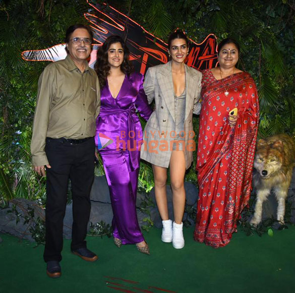 photos celebs attend the premiere of bhediya 343 3