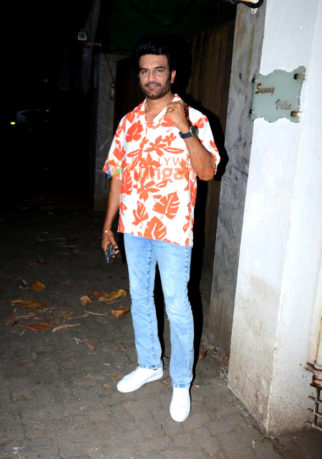 Photos: Celebs grace the special screening of Har Har Mahadev