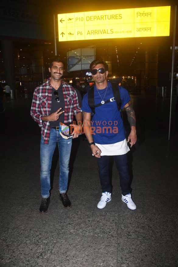 photos deepika padukone akshay oberoi and karan singh grover snapped at the airport 5