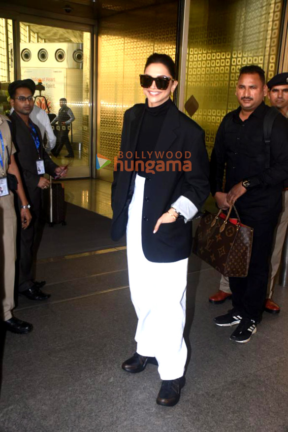 photos deepika padukone ranveer singh ananya panday and others snapped at the airport 10