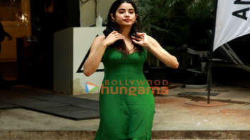 Photos: Janhvi Kapoor snapped outside Antigravity in Bandra