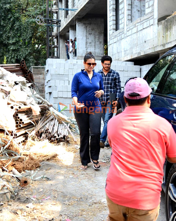 photos kajol snapped looking for a new property in juhu 2