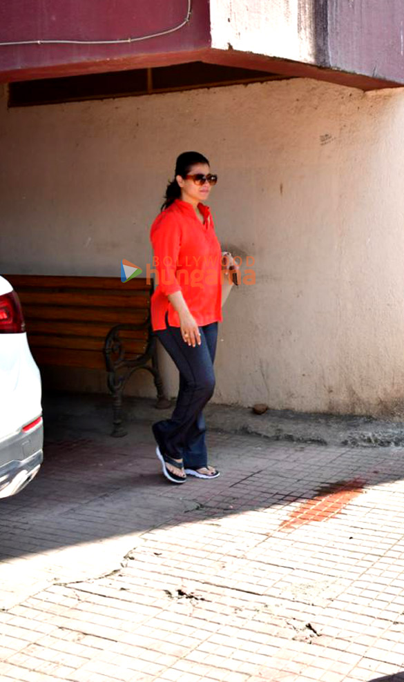 photos kajol snapped outside a pilates studio 3