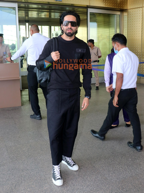 photos katrina kaif ayushmann khurrana karishma kapoor manushi chillar snapped at the airport 5