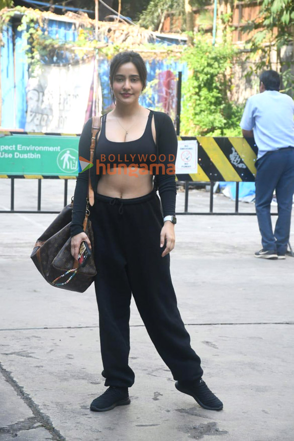 Photos: Neha Sharma and Aisha Sharma spotted outside a gym in Bandra Photos: Neha Sharma and Aisha Sharma spotted outside a gym in Bandra