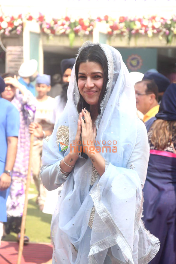 photos rakul preet singh jackky bhagnani and nimrat kaur snapped at a gurdwara 6